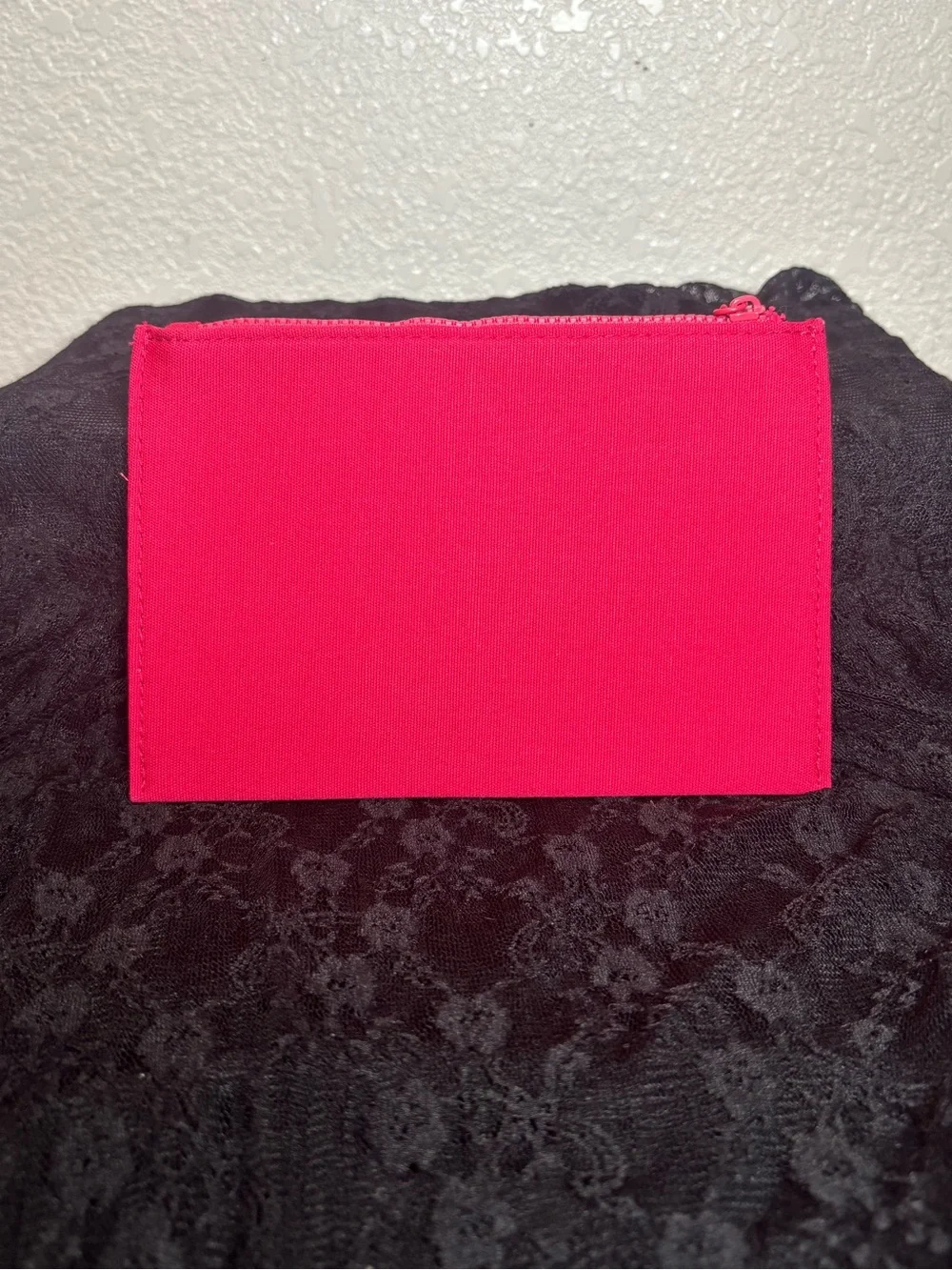 NWT Valentino Beauty Red Cotton Canvas V Logo Cosmetic Pouch Makeup Bag Travel